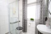 Gemütliche Wohnung mit optionalem Fernwärmeanschluss provisionsfrei - Tageslichtbad mit Dusche